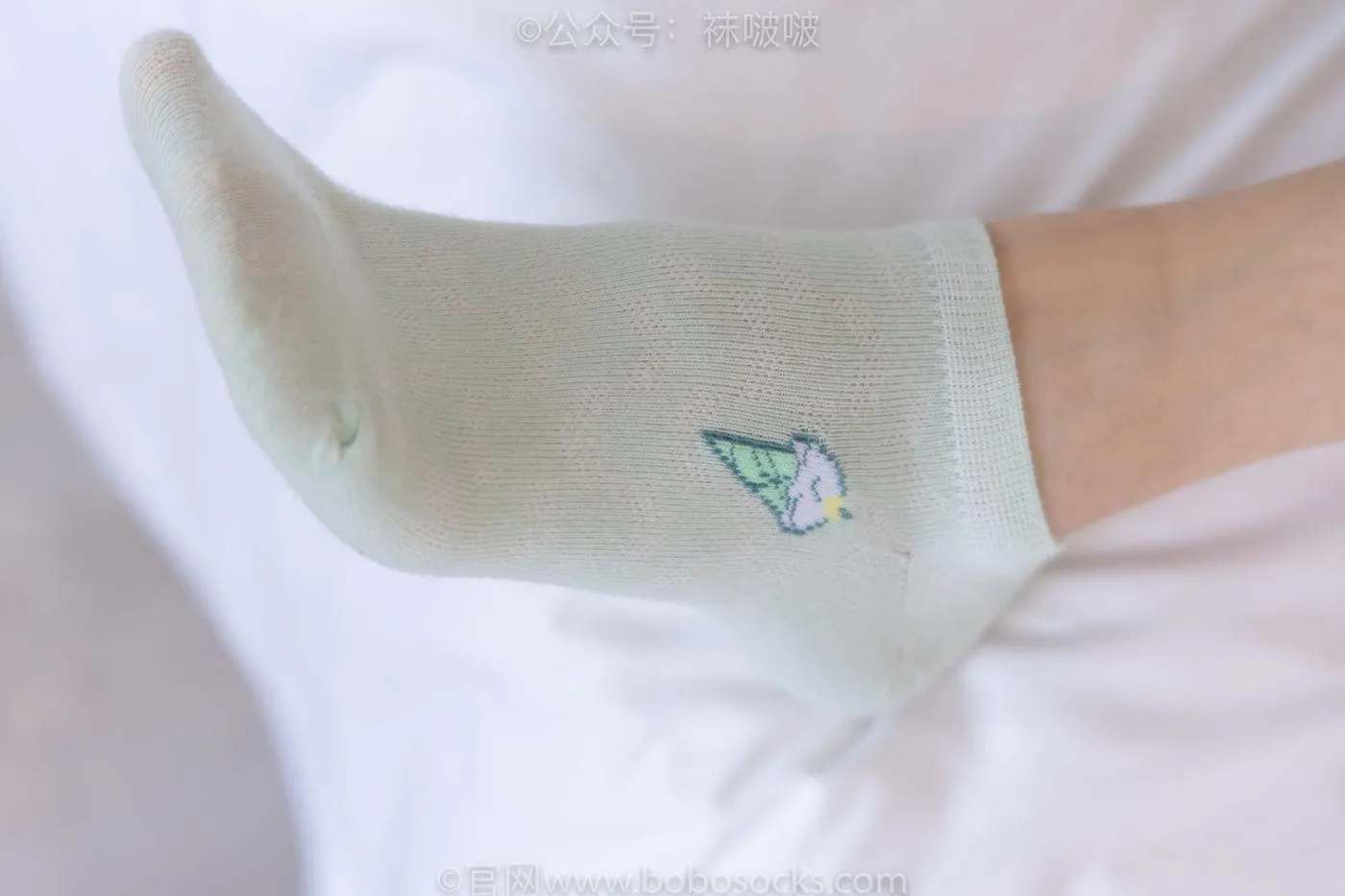 [BoBoSocks袜啵啵]NO.081 稚予- AJ、浅黄色短棉袜、浅蓝色短棉袜、裸足（花絮版） [145P]插图